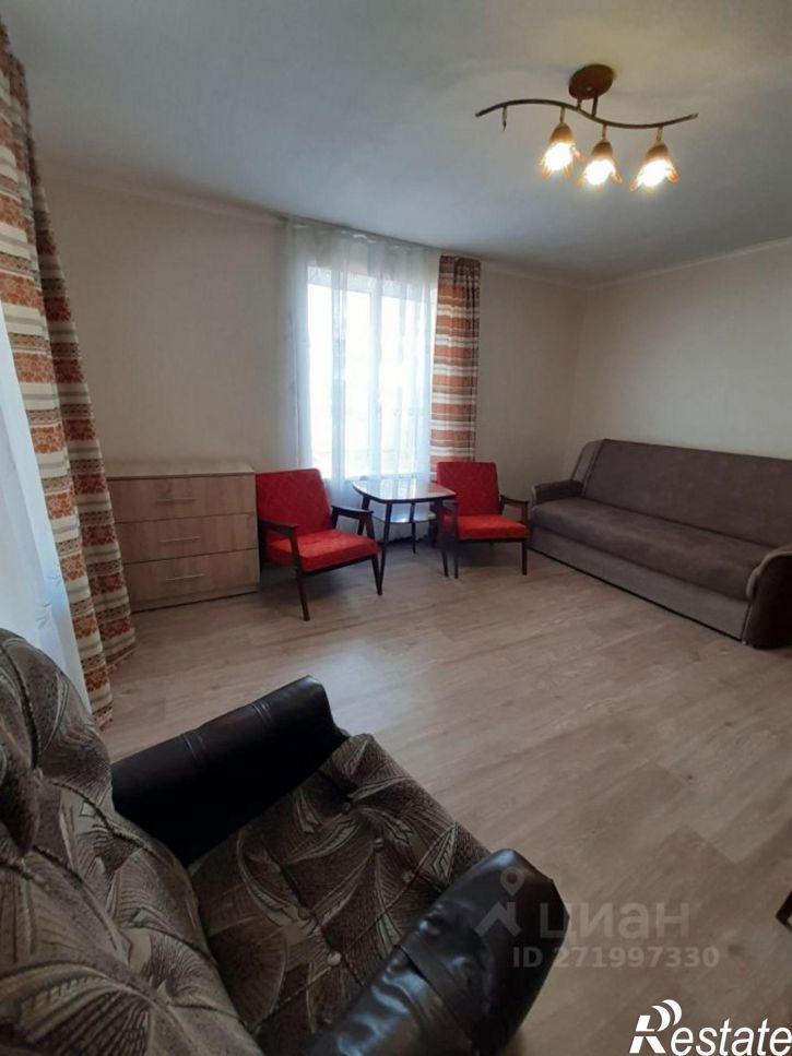 3-комн квартира ул Зуйская, 32,  д. 32