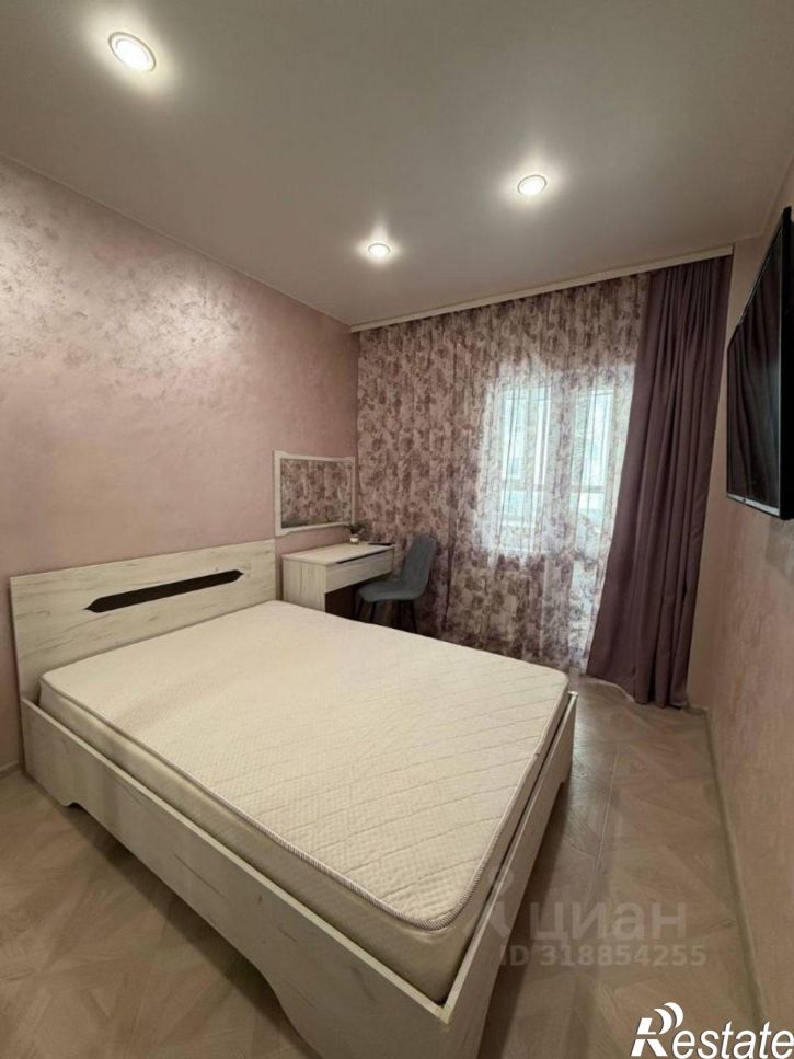 2-комн квартира пр-кт Александра Суворова, 13,  д. 13