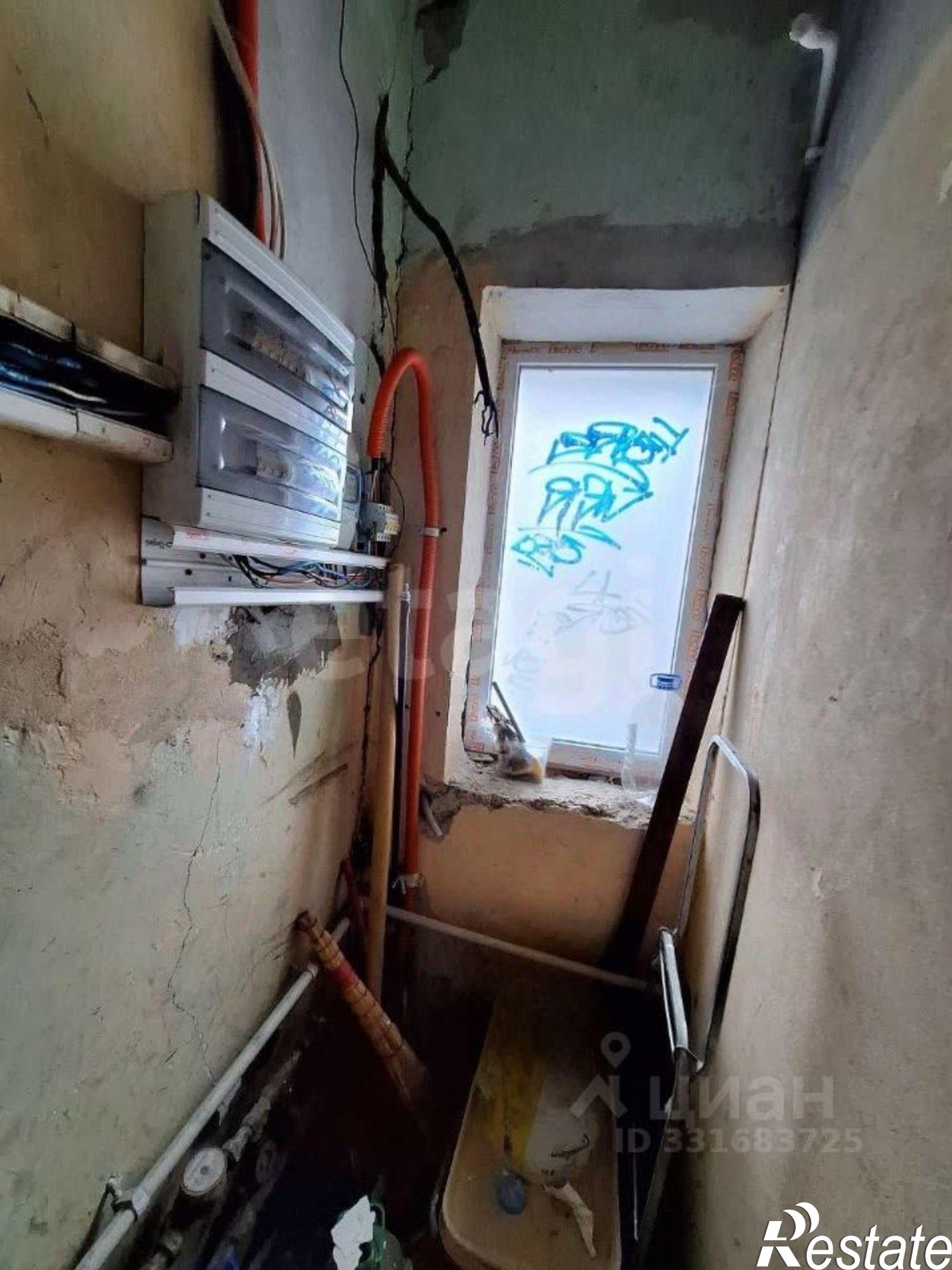 Купить торговое помещение за 9 192 570 рублей на пл Аэропорта, 12