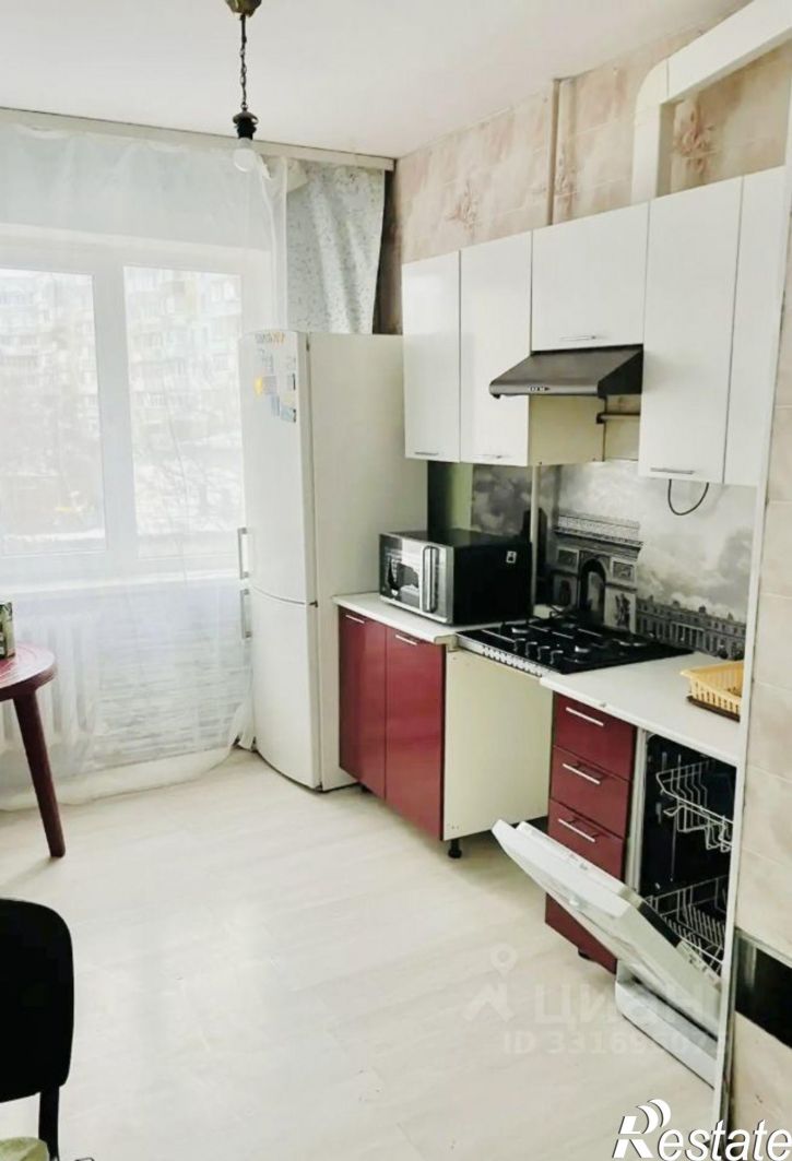 3-комн квартира пр-кт Победы, 82,  д. 82
