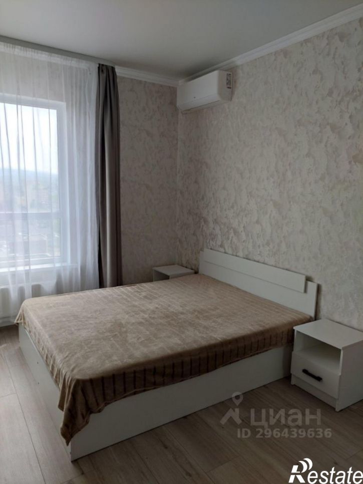 1-комн квартира пр-кт Александра Суворова, 15 9,  д. 15 9,  к. 9