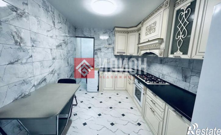 3-комн квартира ул Тренева, 8,  д. 8