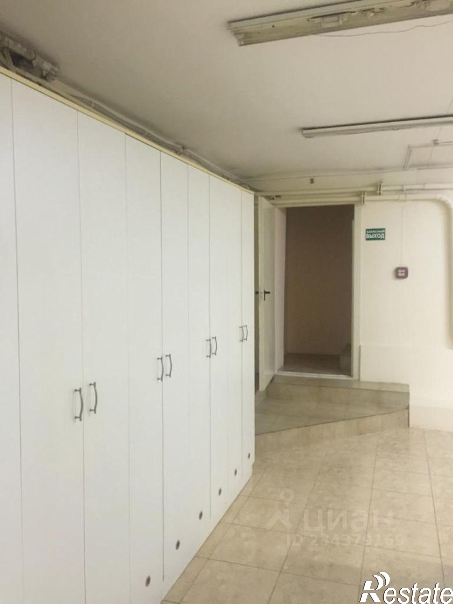 Купить торговое помещение за 95 000 400 рублей на пр-кт Кирова, 14
