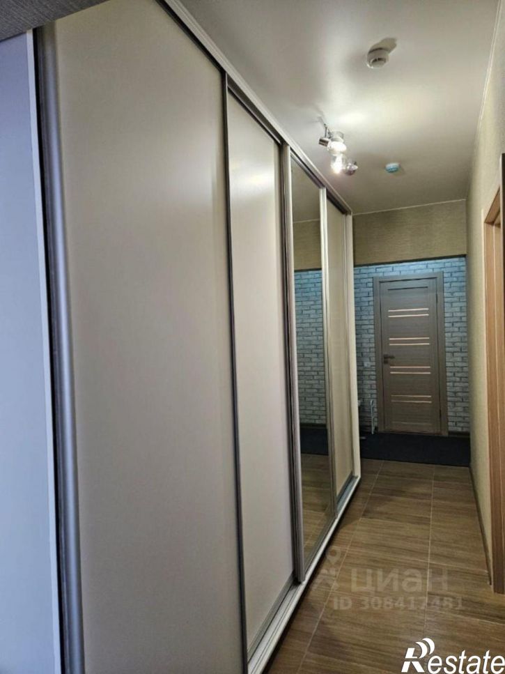 2-комн квартира пр-кт Александра Суворова, 3,  д. 3