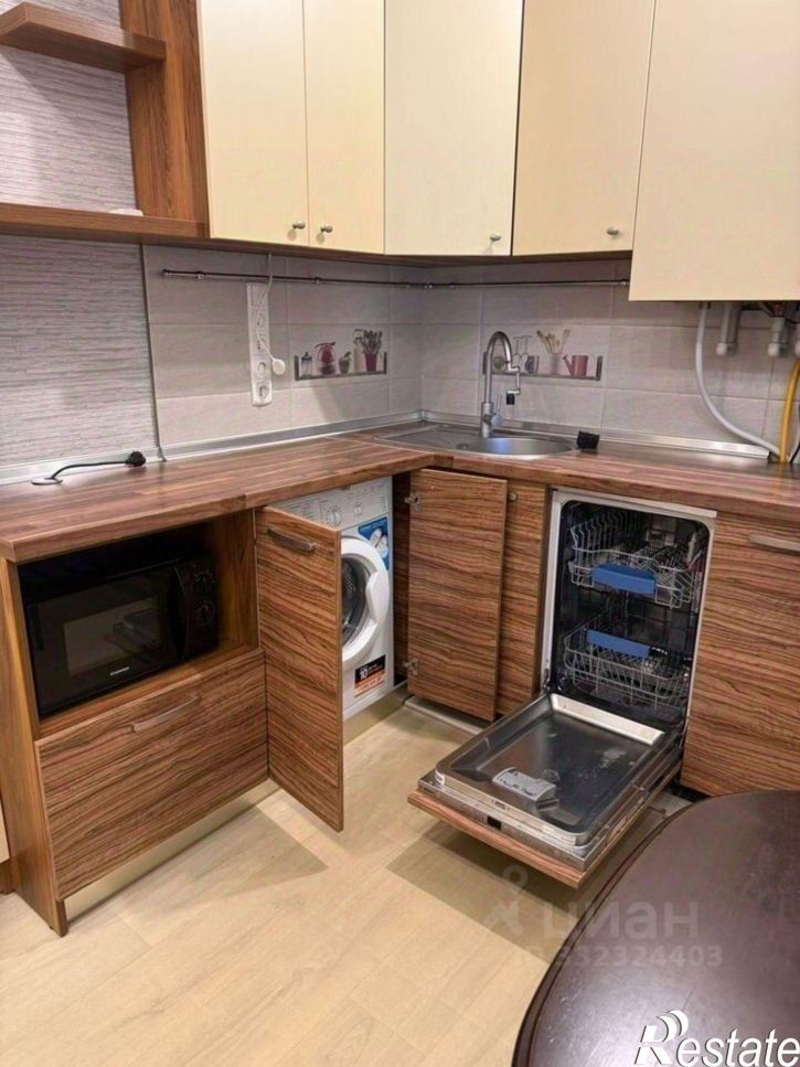 2-комн квартира пр-кт Победы, 38/1,  д. 38/1