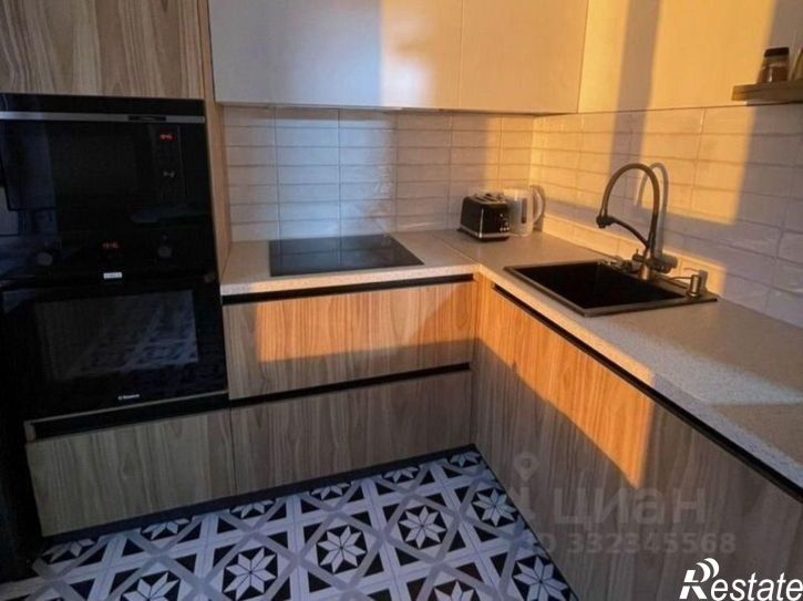 3-комн квартира пр-кт Александра Суворова, 43,  д. 43