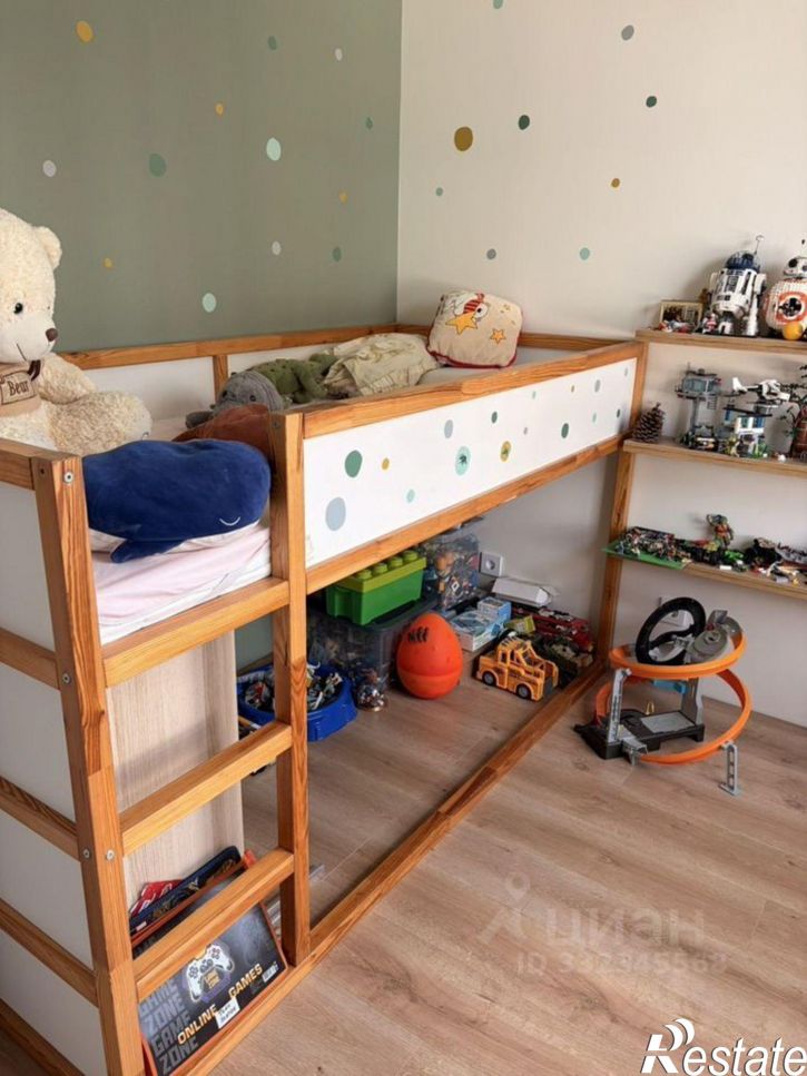 3-комн квартира пр-кт Александра Суворова, 43,  д. 43