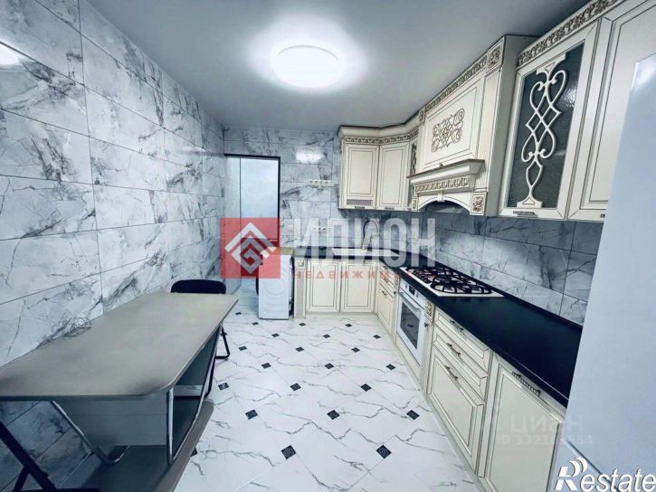 3-комн квартира ул Тренева, 8,  д. 8