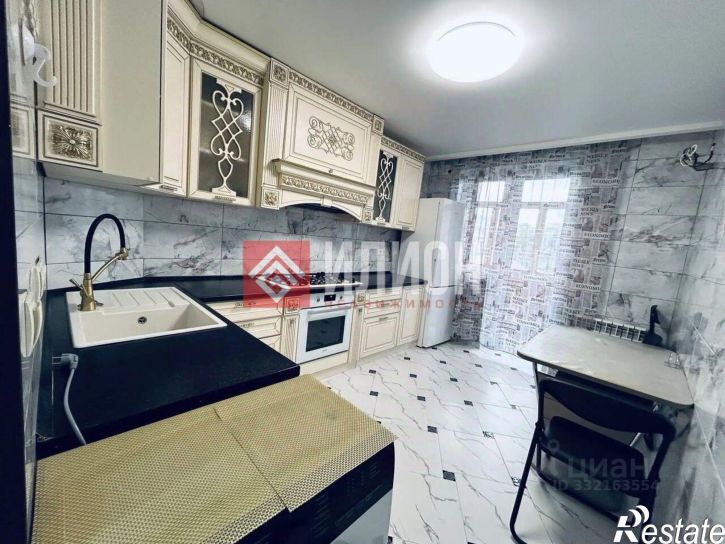 3-комн квартира ул Тренева, 8,  д. 8