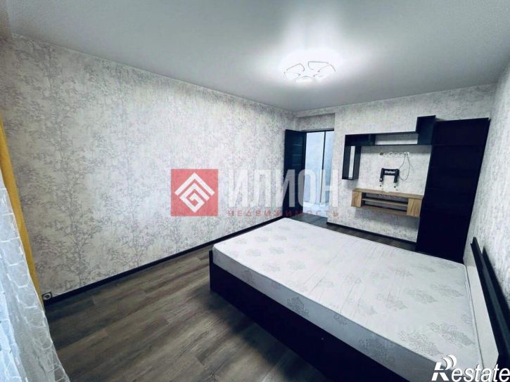 3-комн квартира ул Тренева, 8,  д. 8