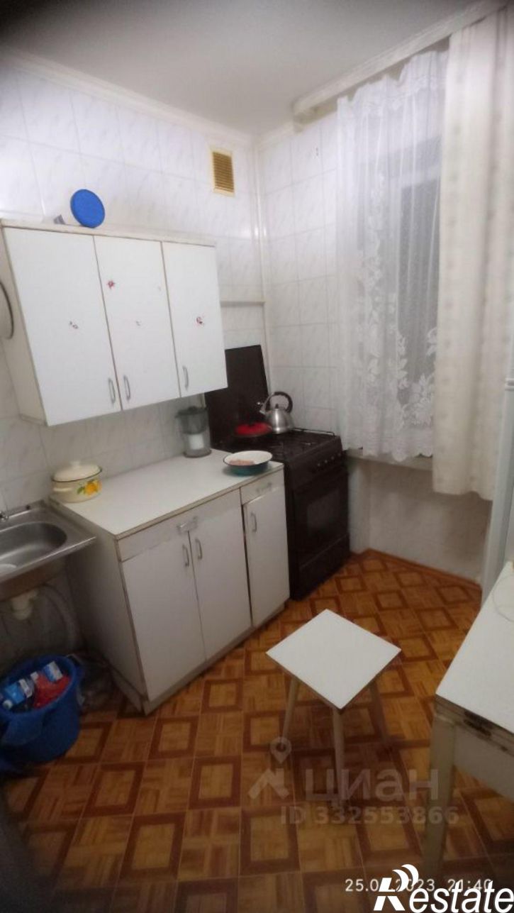 1-комн квартира ул Большевика Попова, 8,  д. 8