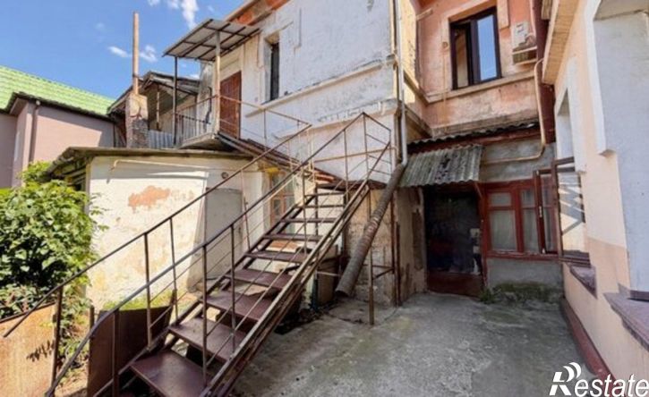 3-комн квартира ул Крылова, 13,  д. 13