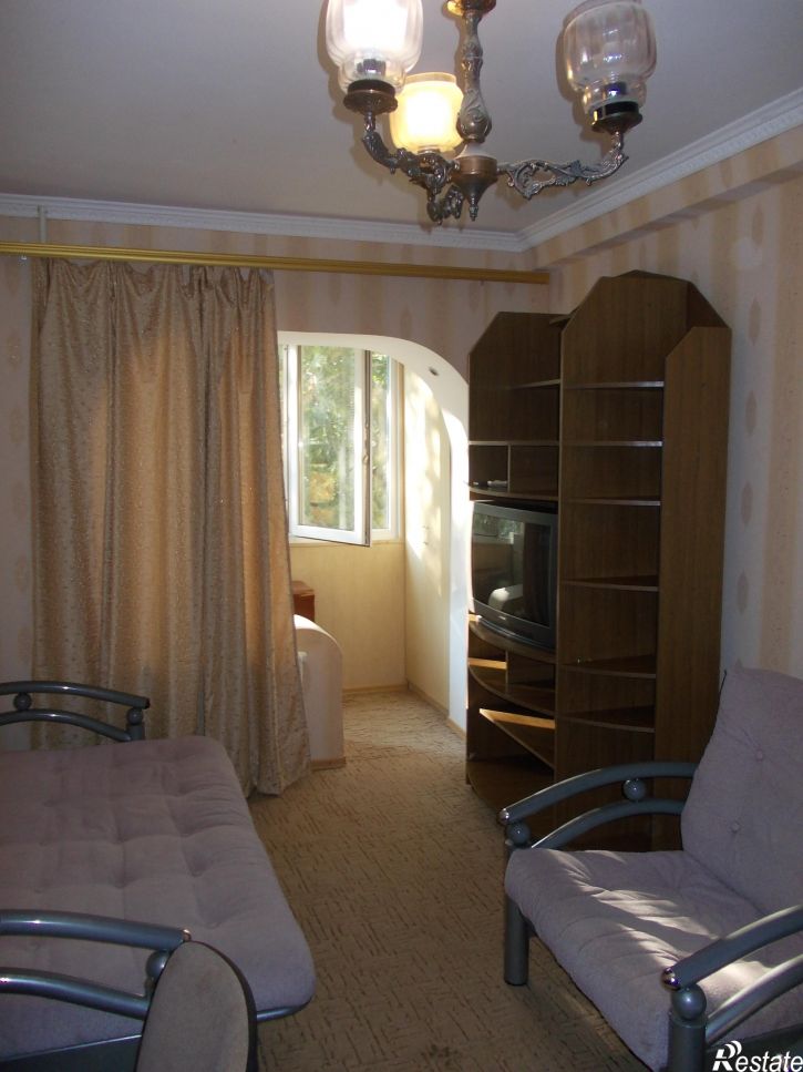 2-комн квартира ул. залесская , 74