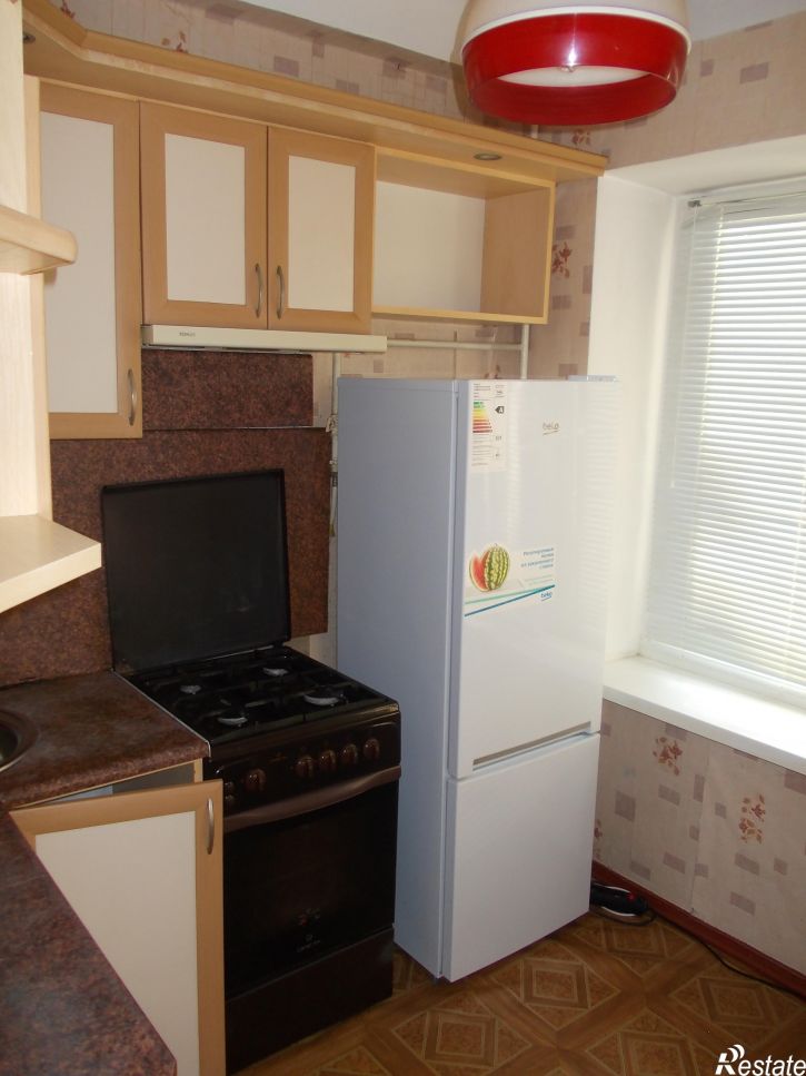 2-комн квартира ул. залесская , 74