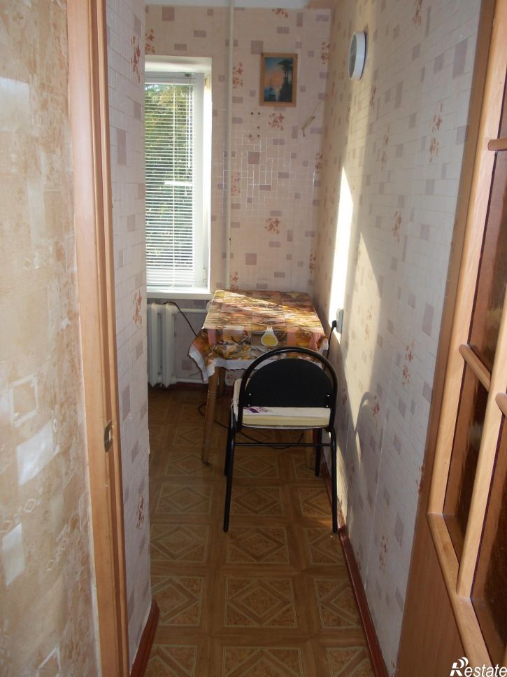 2-комн квартира ул. залесская , 74