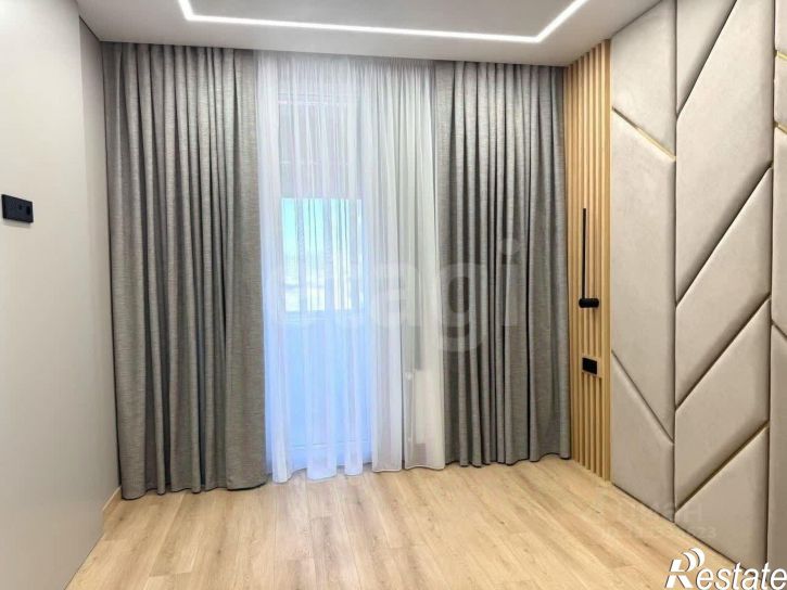 3-комн квартира пр-кт Александра Суворова, 97,  д. 97