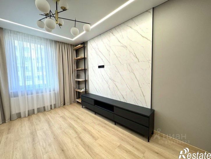3-комн квартира пр-кт Александра Суворова, 97,  д. 97