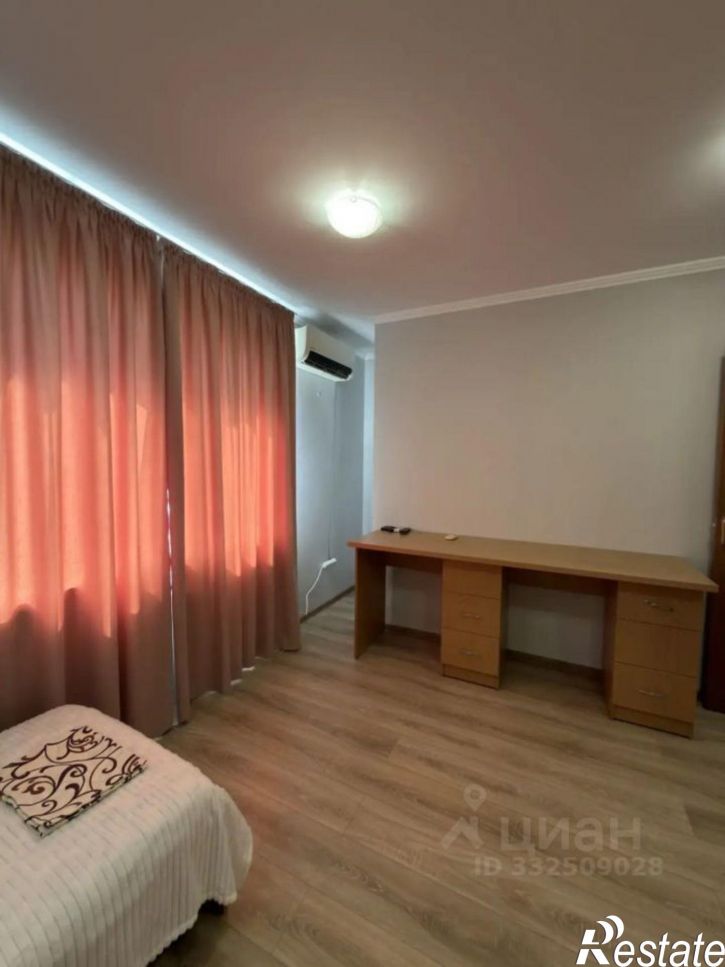 3-комн квартира Екатерининская улица, 32,  д. 32
