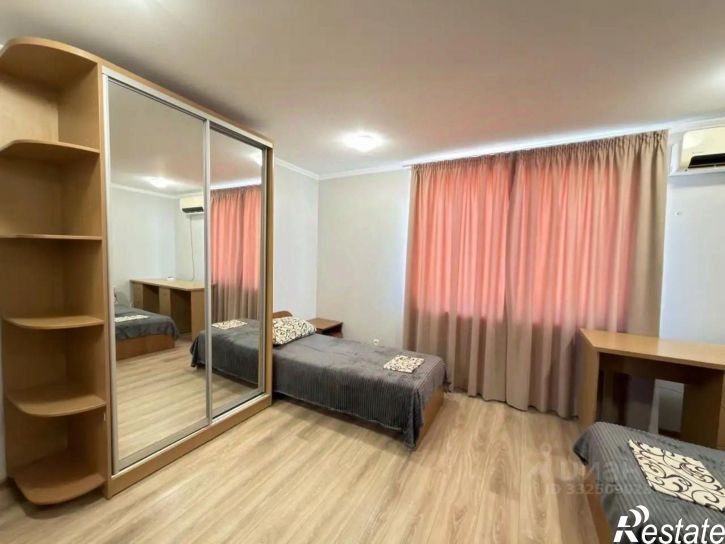 3-комн квартира Екатерининская улица, 32,  д. 32