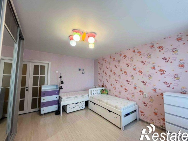3-комн квартира улица Молодых Подпольщиков, 85,  д. 85