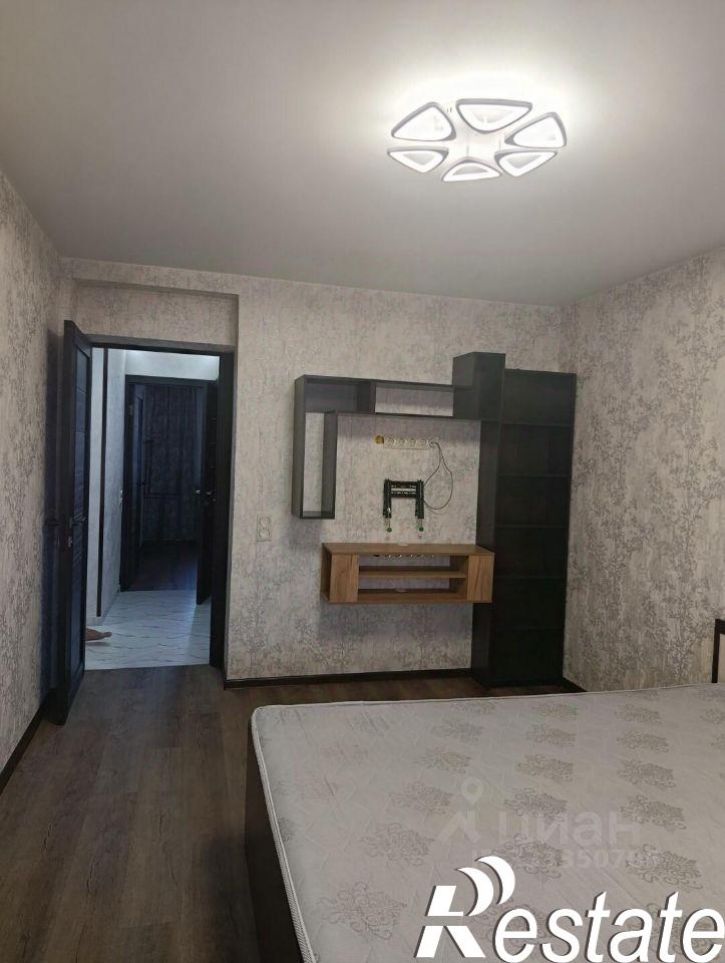 3-комн квартира улица Тренёва, 8,  д. 8