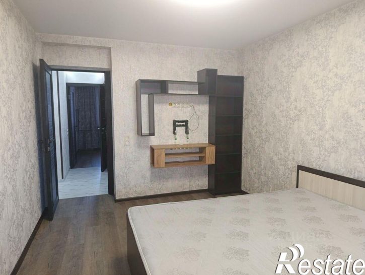 3-комн квартира улица Тренёва, 8,  д. 8