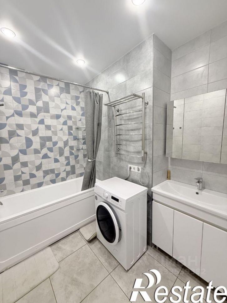 2-комн квартира Проспект Александра Суворова, 107,  д. 107