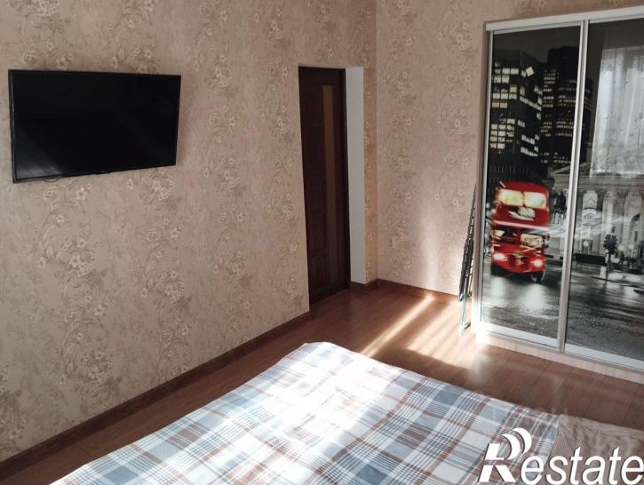2-комн квартира улица Крылова, 16,  д. 16