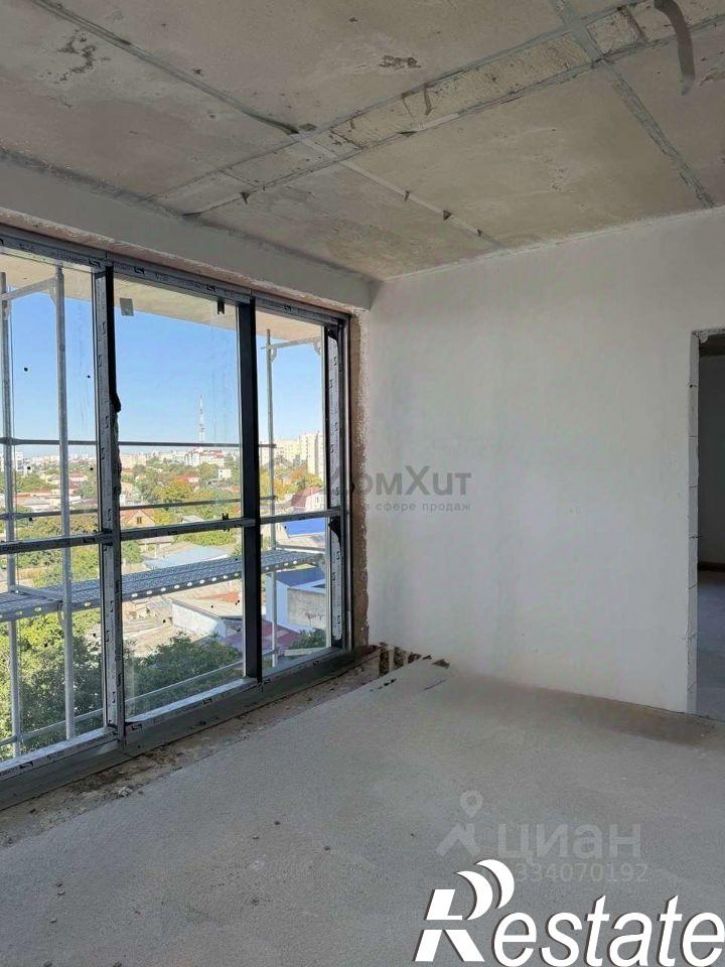 2-комн квартира улица Караманова, 3,  д. 3