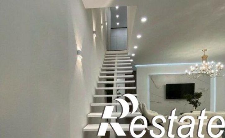 4-комн квартира улица Будённого, 33 к4,  д. 33 к4